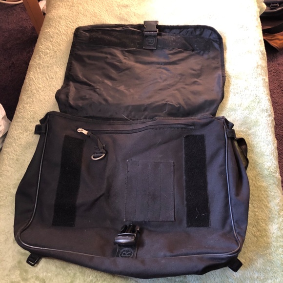 Vintage Black Canvas Convertible Messenger Bag by Roots - Picture 4 of 6